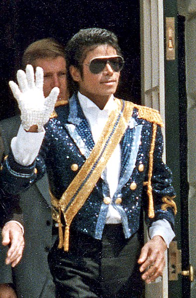 393px-Michael_Jackson_1984.jpg